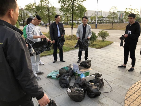 鳳凰控股.jpg 鳳凰控股.jpg